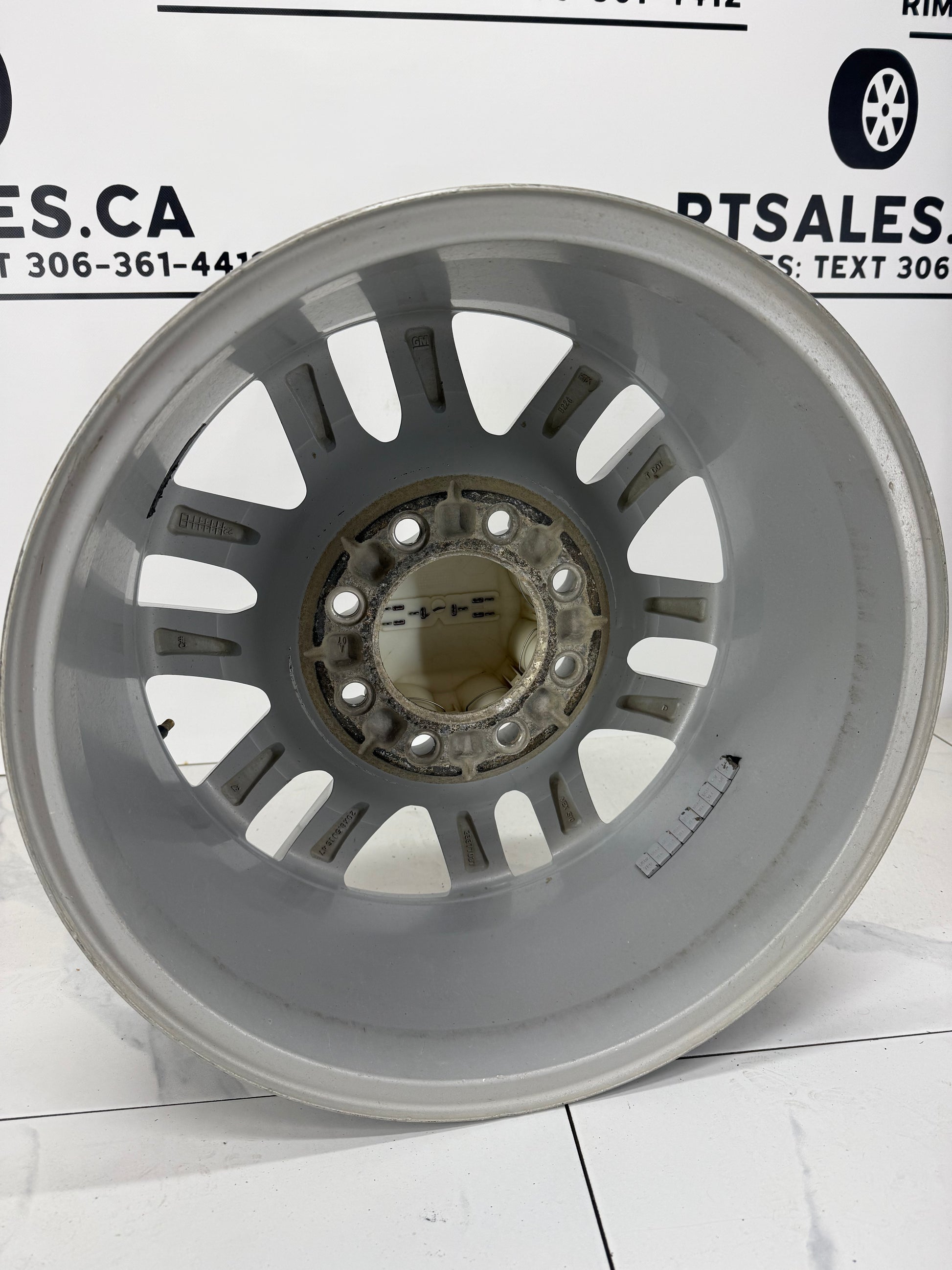 20x8.5 GMC 2500/3500 factory oem Rims 8x180 (Used) - R&T Sales
