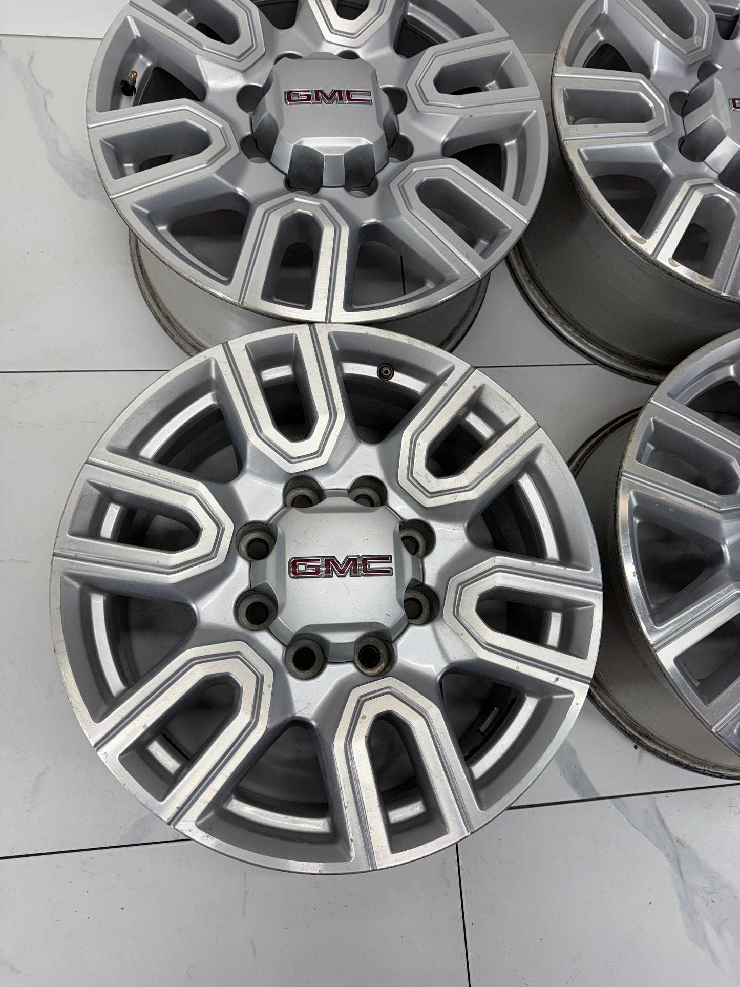 20x8.5 GMC 2500/3500 factory oem Rims 8x180 (Used) - R&T Sales
