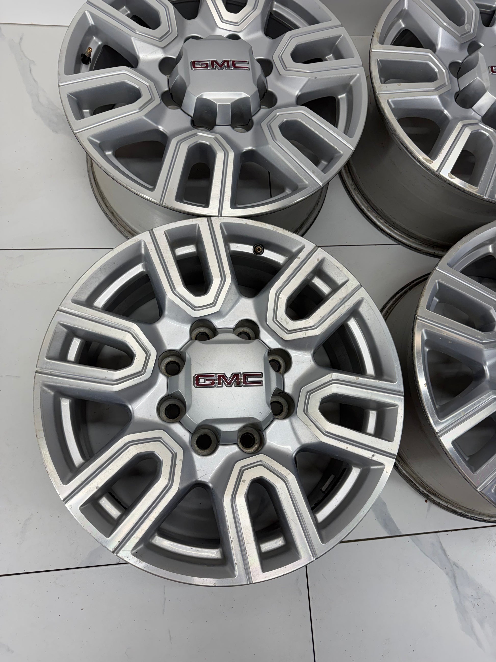20x8.5 GMC 2500/3500 factory oem Rims 8x180 (Used) - R&T Sales