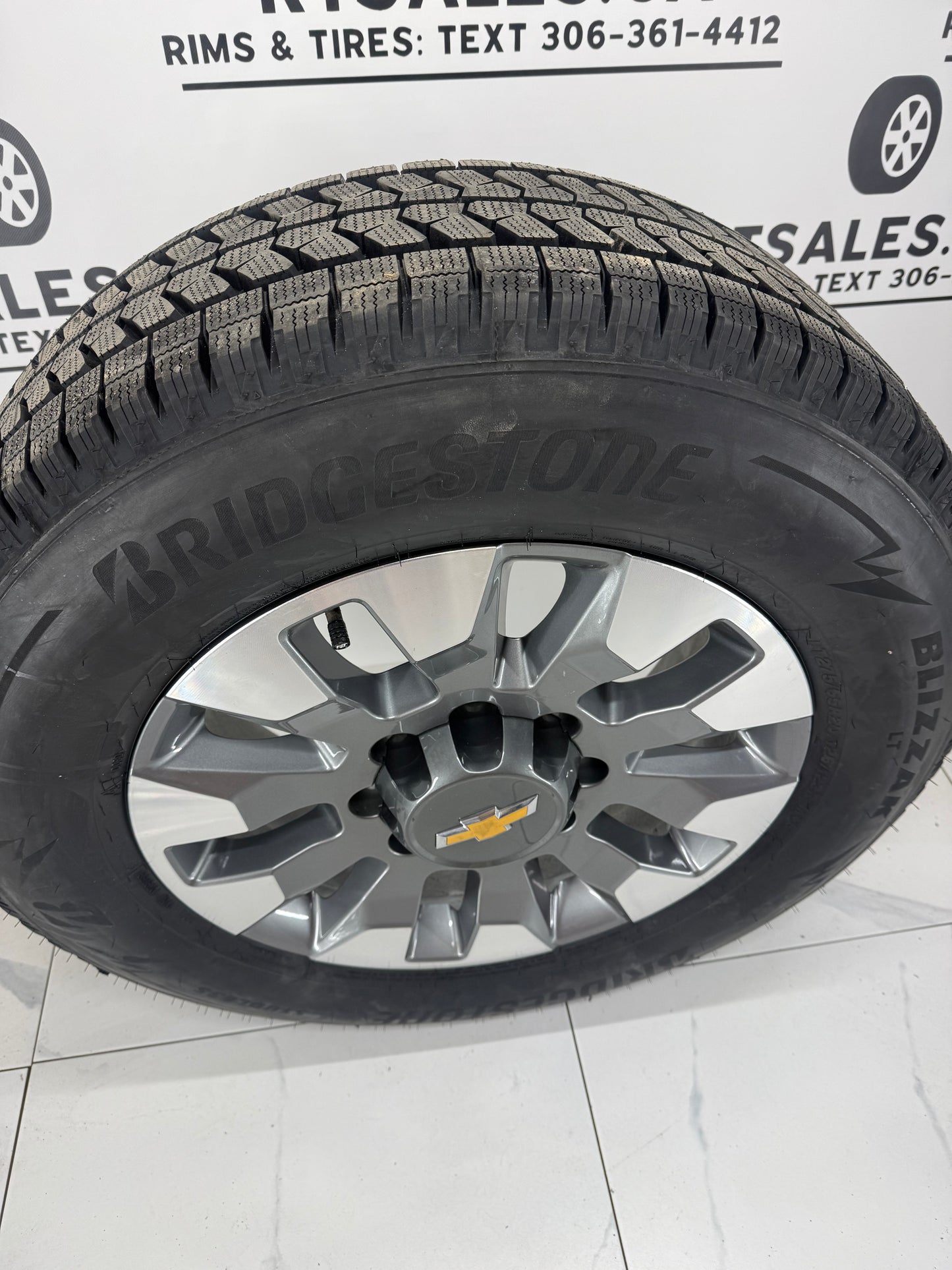275/65/20 Bridgestone Blizzak Winter Tires on 20" Chevy 2500/3500 Rims 8x180 (Takeoffs)