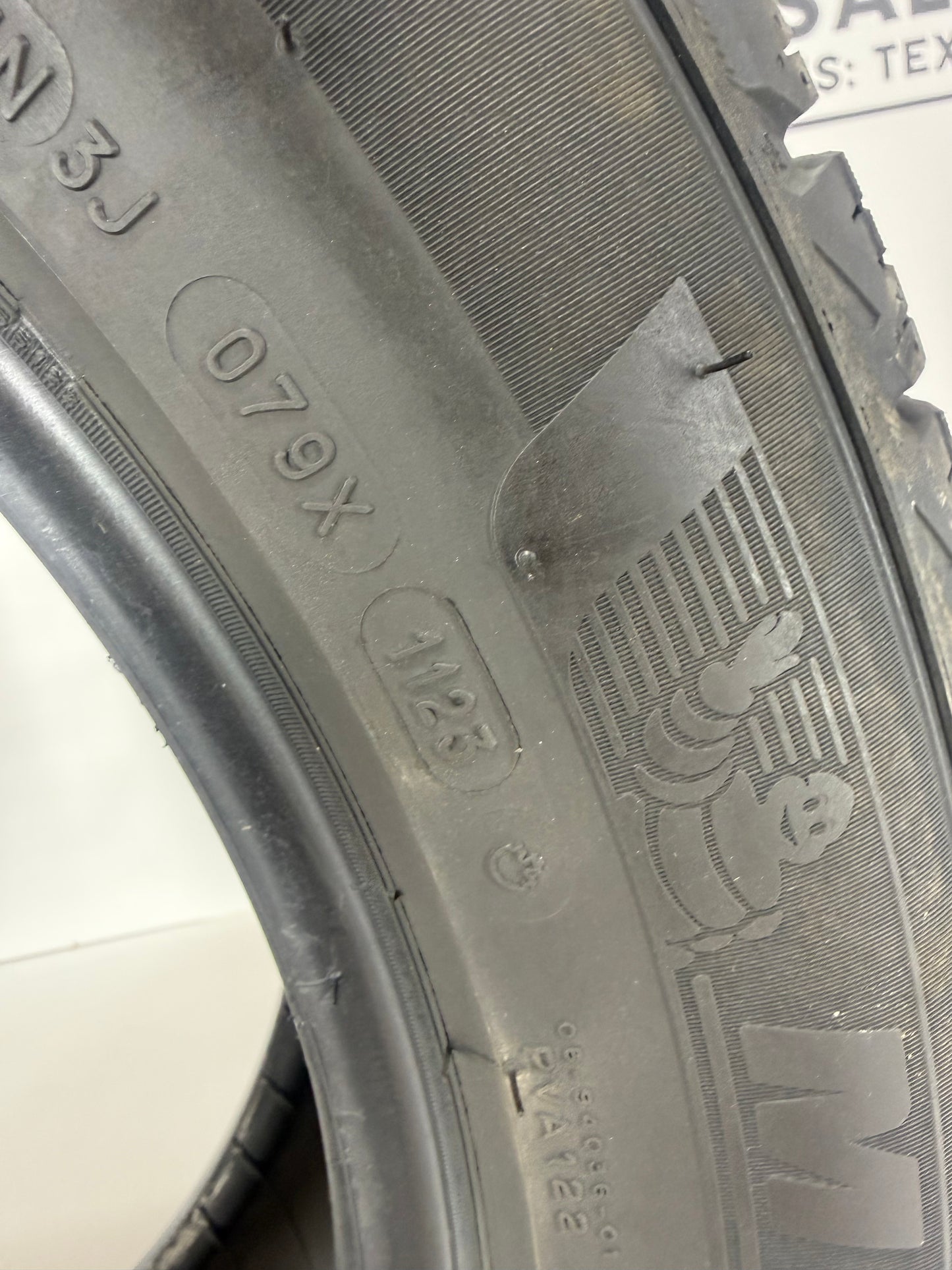 235/55R18 XL Michelin X-Ice Snow Winter Tires (Light use)