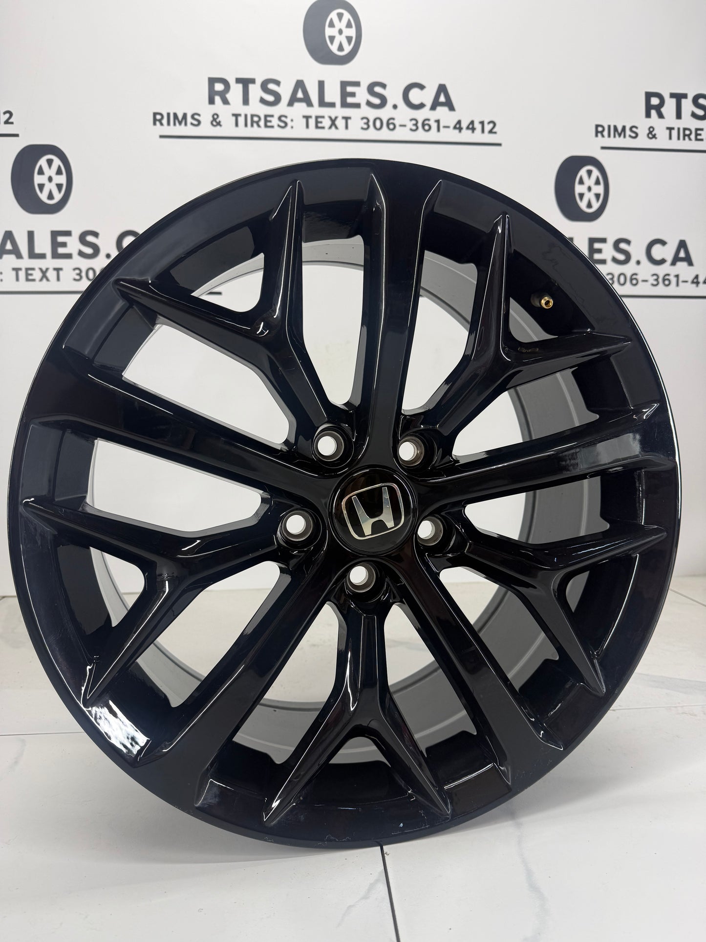 18x8 Replica R257 Rims 5x114.3 – Black (lightly Used)