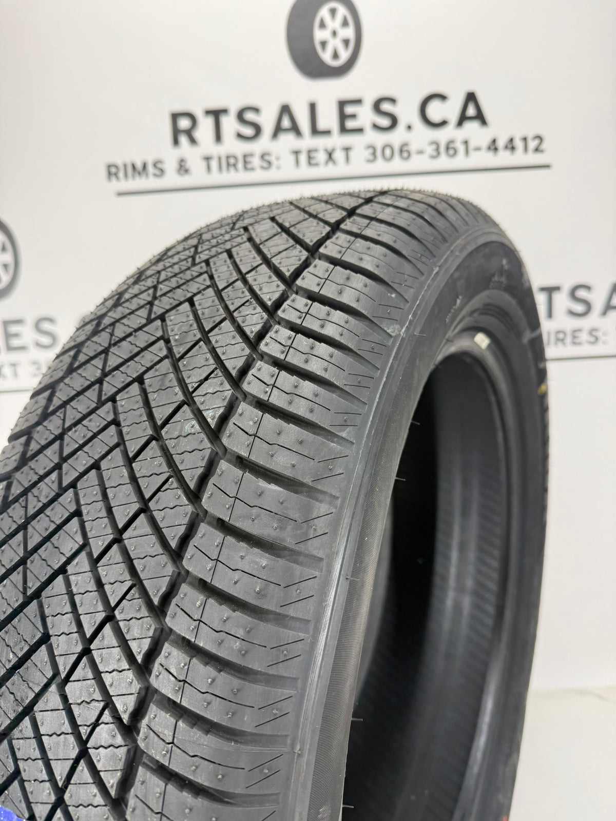 235/60R18 XL Haida HD625 All Weather Tires