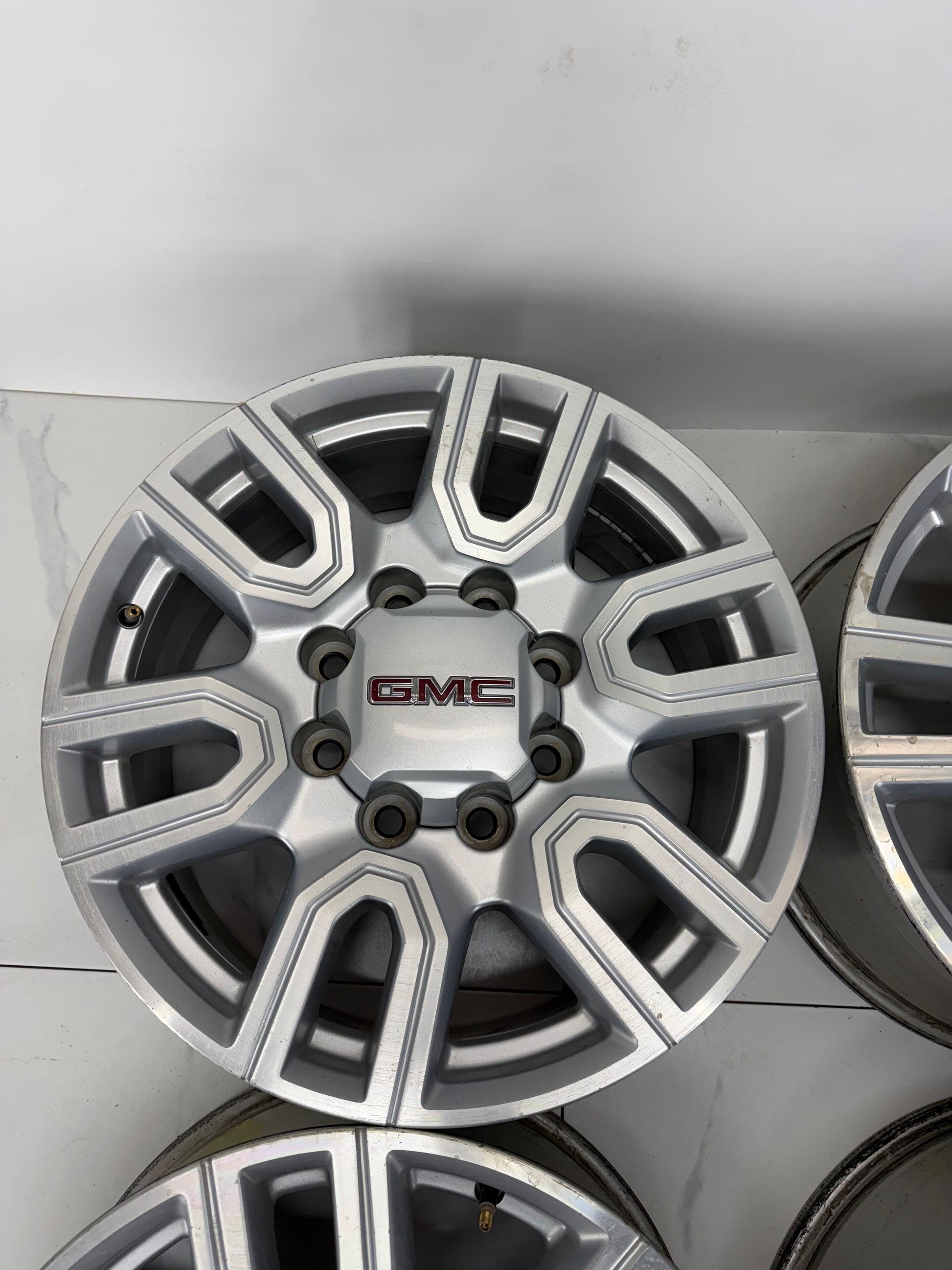 20x8.5 GMC 2500/3500 factory oem Rims 8x180 (Used) - R&T Sales