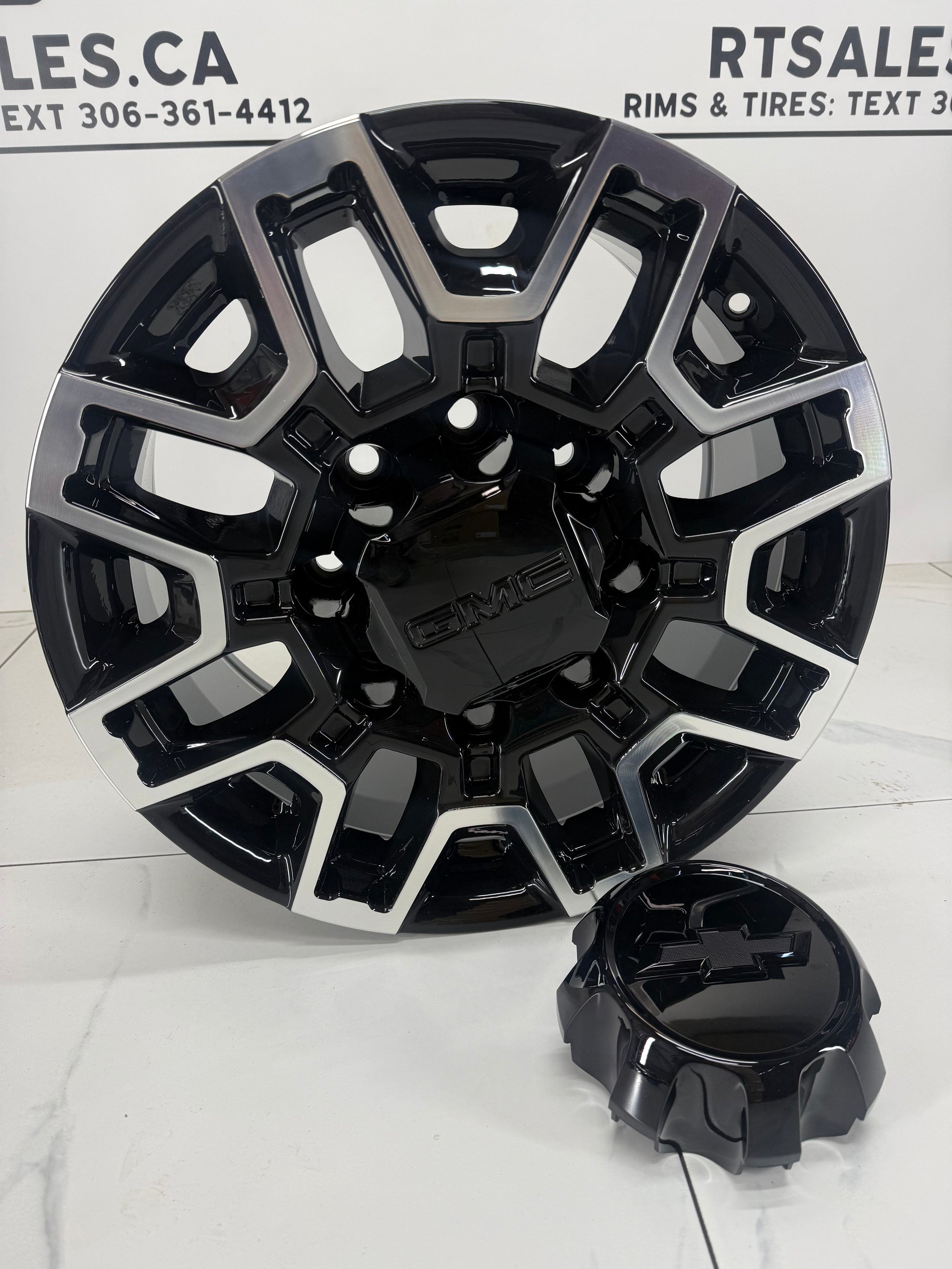 18x9 Replica AT4X rim 8x180, gloss black machined