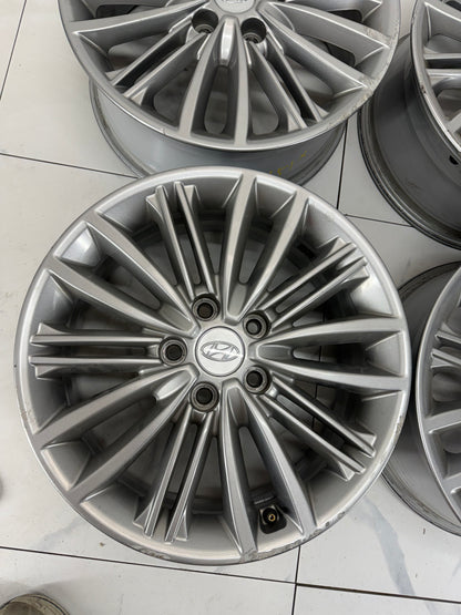 17x7 Hyundai Factory OEM Rims 5x114.3 (Used) - R&T Sales
