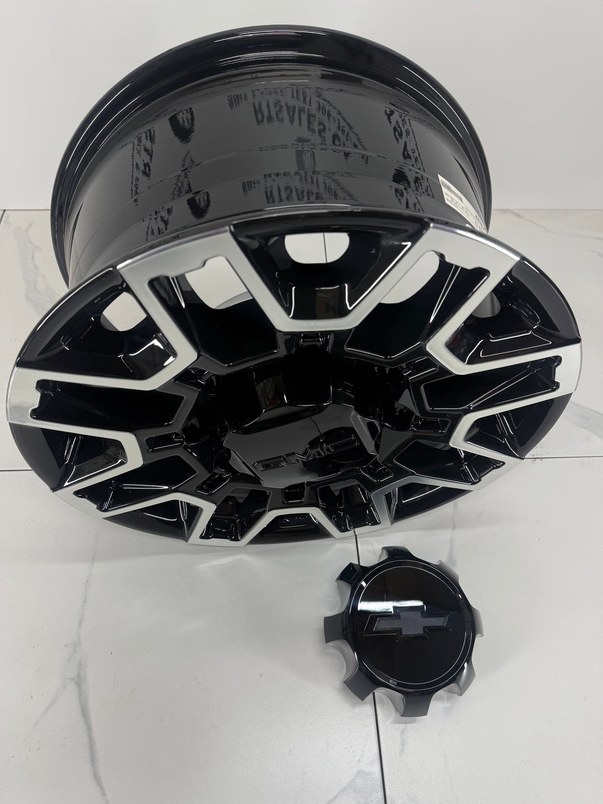 18x9 Replica AT4X rim 8x180, gloss black machined