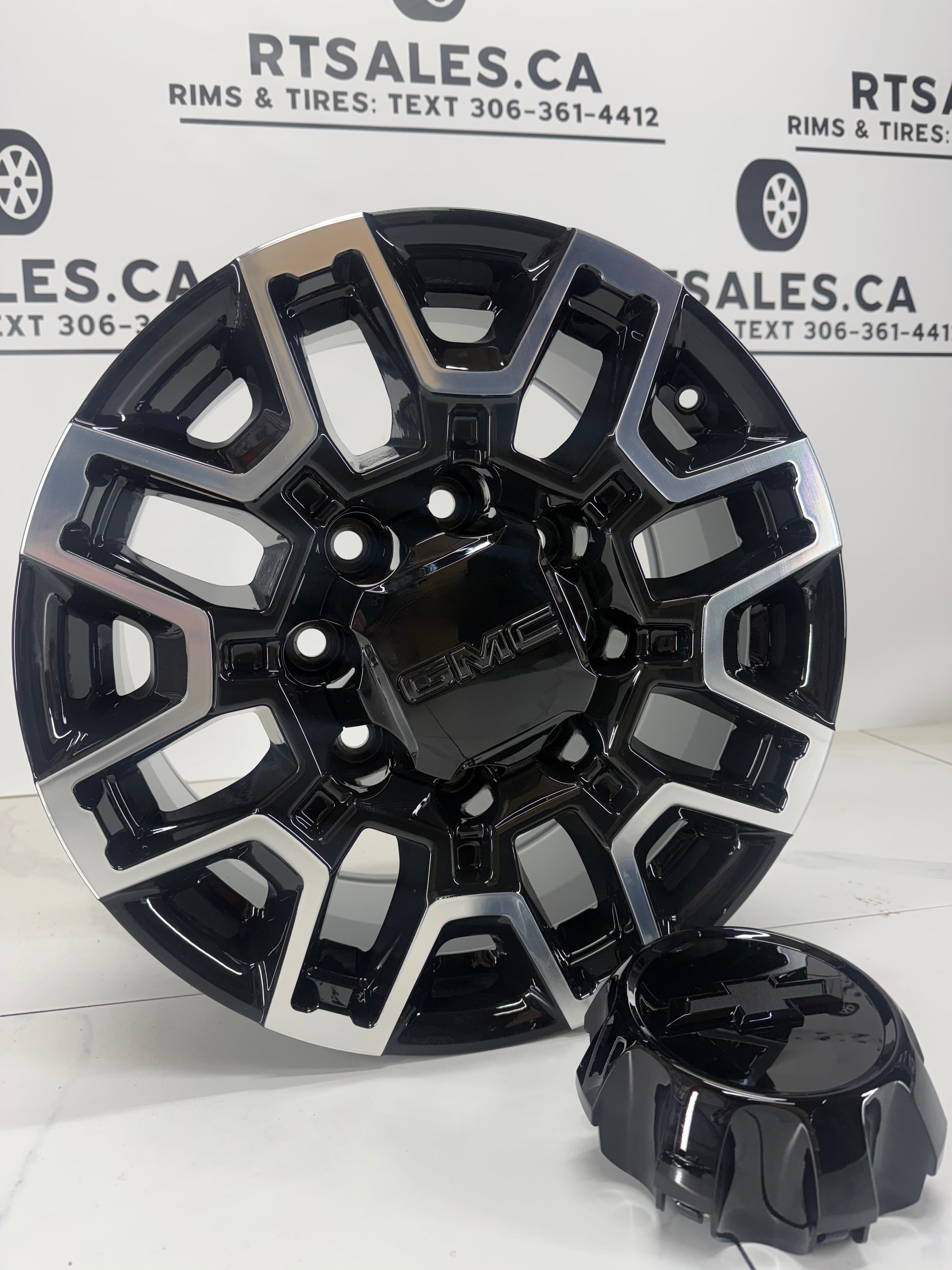 18x9 Replica AT4X rim 8x180, gloss black machined
