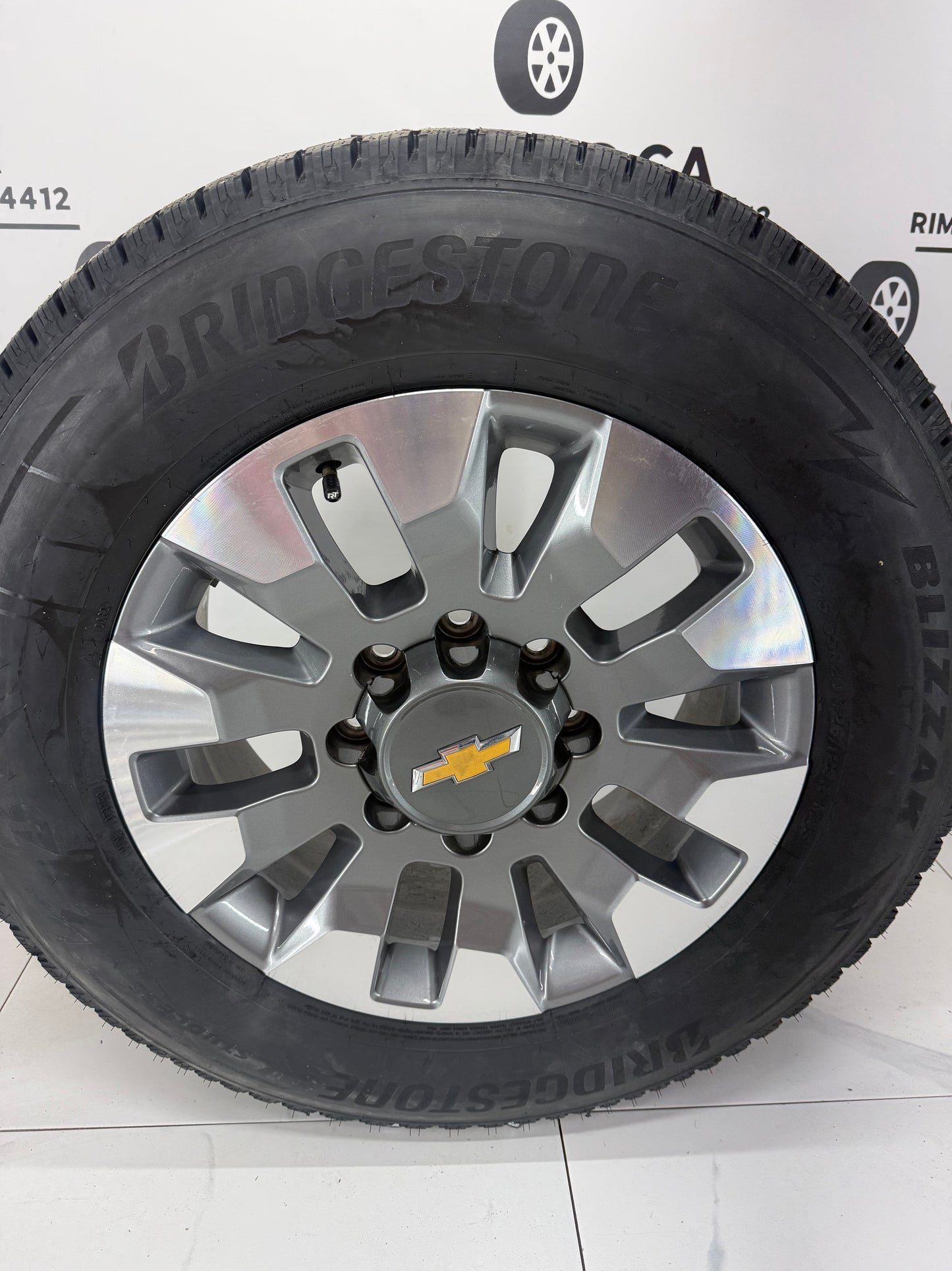 275/65/20 Bridgestone Blizzak Winter Tires on 20" Chevy 2500/3500 Rims 8x180 (Takeoffs)