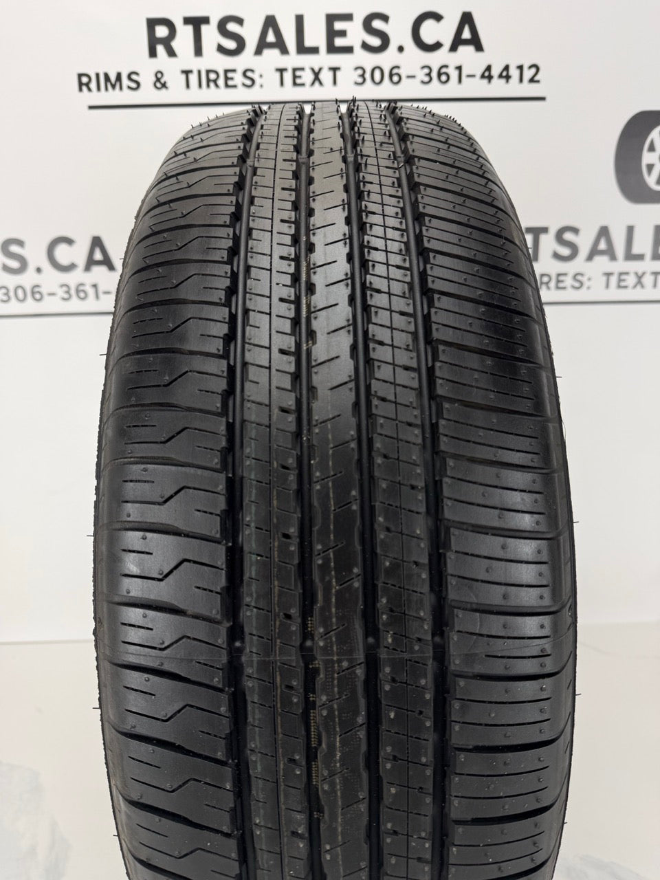 235/65/17 Dunlop PT21 All Season Tires (Takeoffs)