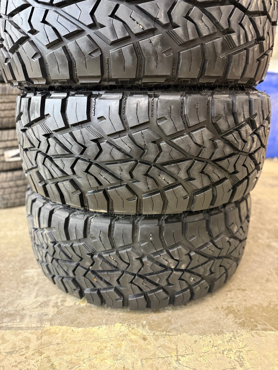 LT 35x12.5x22 Amp TERRAIN R/T E All Season Tires (Takeoffs)