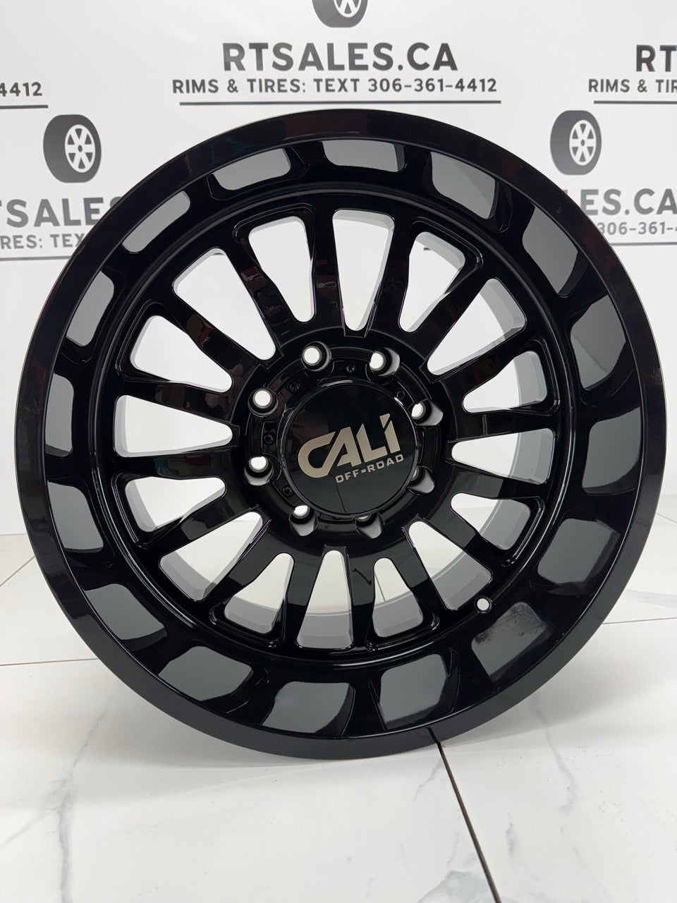 Cali Summit 9110 Gloss Black super single front wheel