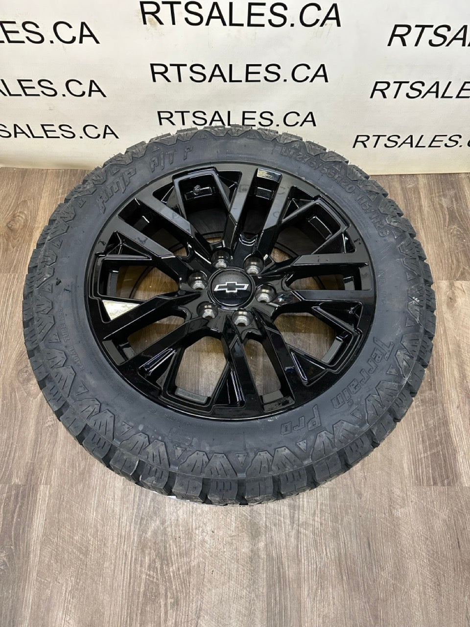 275/55/20 All season tires on rims Chevy GMC 1500 - R&T Sales 