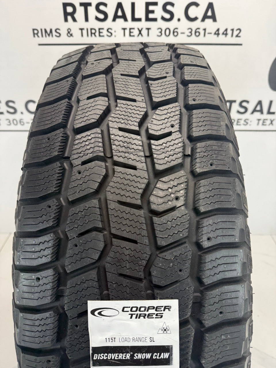 275/65/18 Cooper DISCOVERER SNOW CLAW Studdable Winter Tires