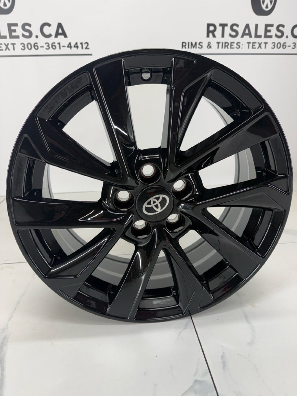16x6.5 R240 Gloss Black Toyota 5x100