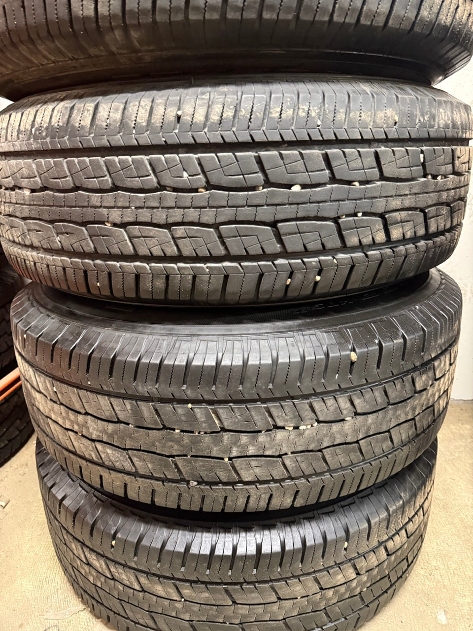 LT 275/65/18 Tires 18" OEM Ford F350 F250 Rims 8x170 (Used)