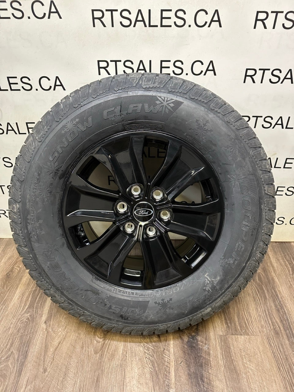 265/70/17 cooper Winter tires Rims 6x135