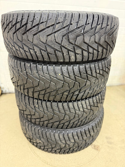 265/70/17 Hankook I-Pike Winter Tires (Light Use)
