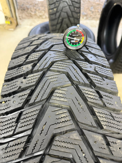 265/70/17 Hankook I-Pike Winter Tires (Light Use)