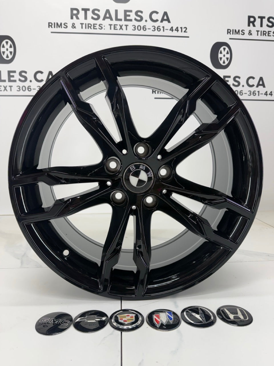 18x8  Rims 5x120 Gloss black R165