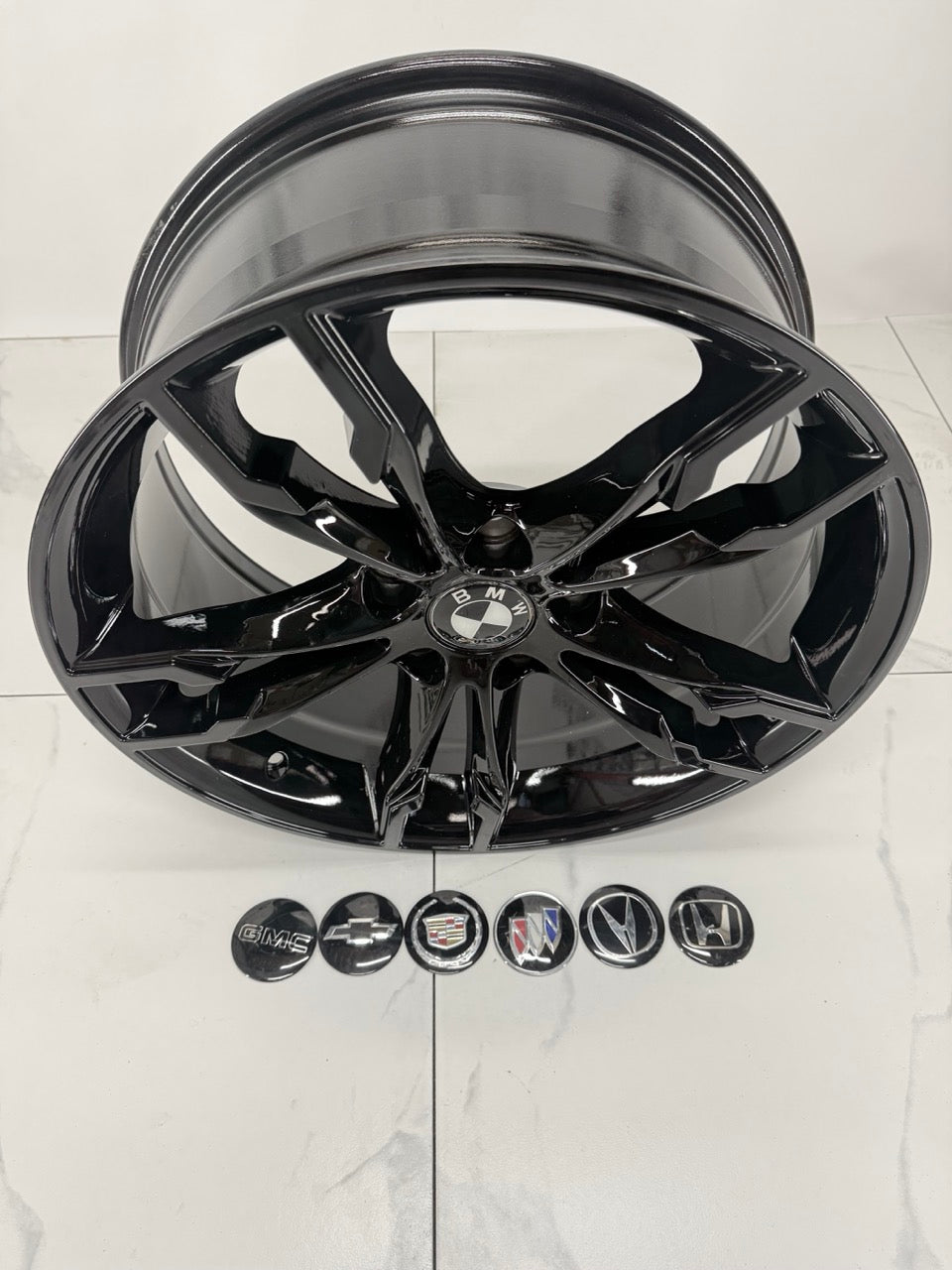18x8  Rims 5x120 Gloss black R165