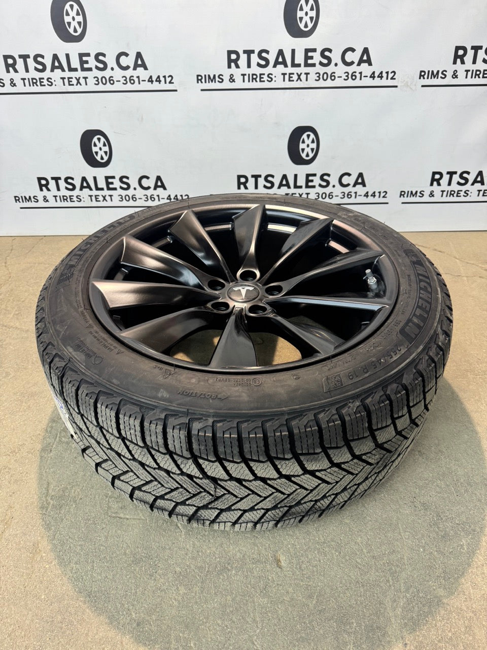 255/45/19 winter tires Rims 5x114.3 Tesla