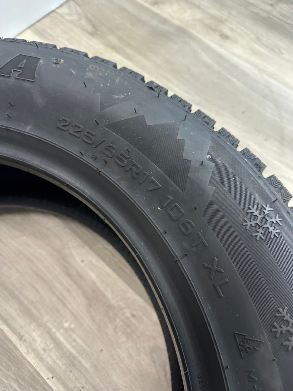 225/65/17 Haida HD677 Winter tires