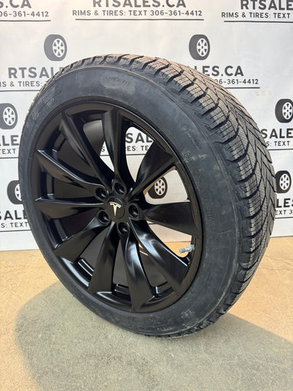 255/45/19 winter tires Rims 5x114.3 Tesla