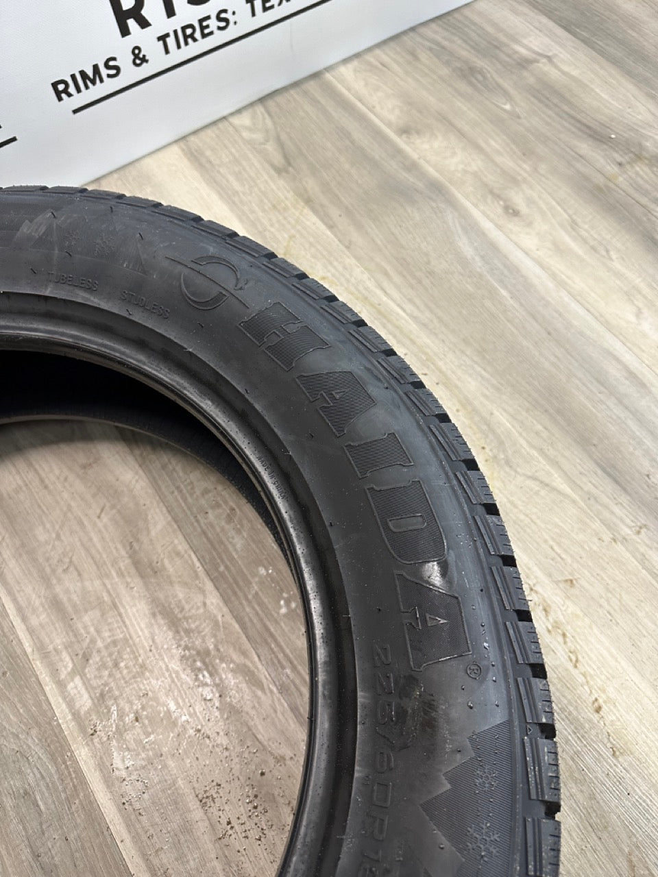 225/60/18 Haida HD687 Winter tires