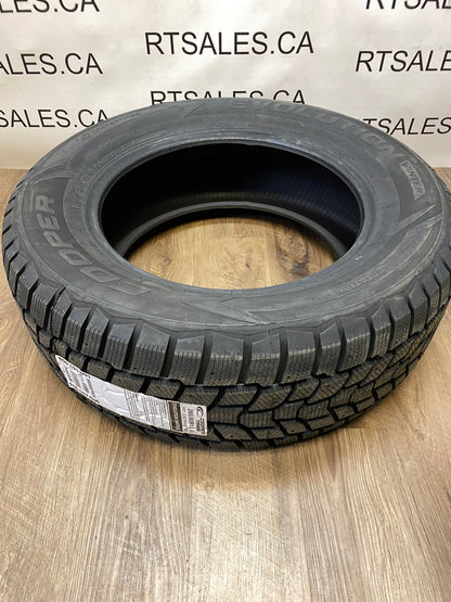 265/60/18 Cooper EVOLUTION WINTER Studdable Winter Tires