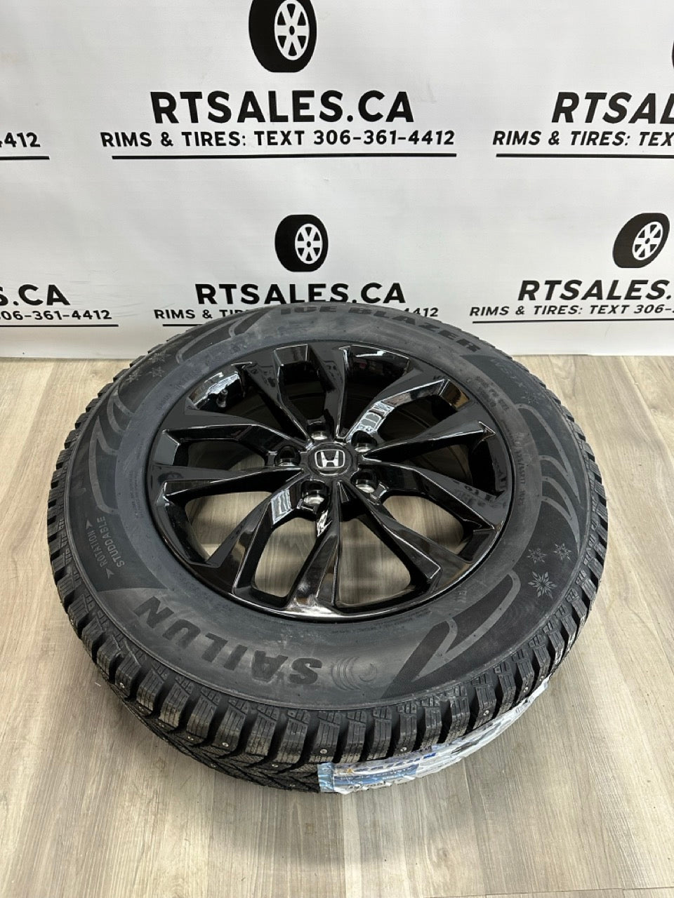 225/65/17 Studded WINTER TIRES rims 5x114.3 TOYOTA RAV4 MAZDA