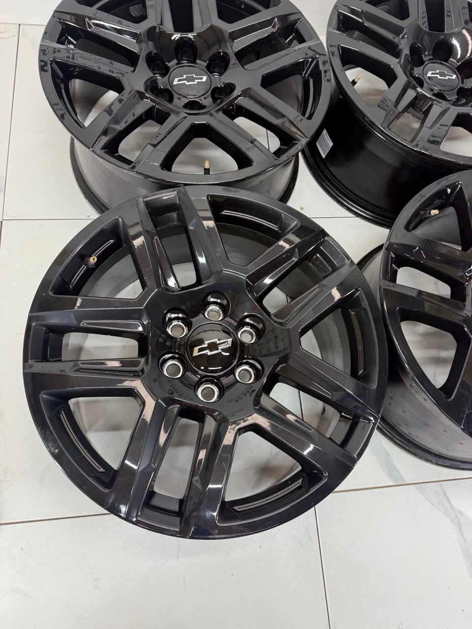20x9 Chevy OEM Rims 6x139.7 (Ligh use) GMC Cadillac