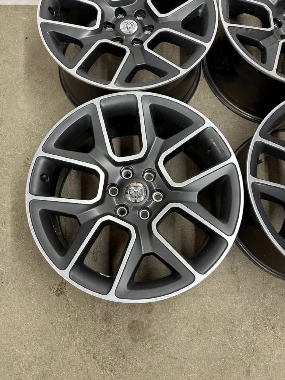 22x9 Dodge Ram OEM 1500 Rims 6x139.7 (Used)