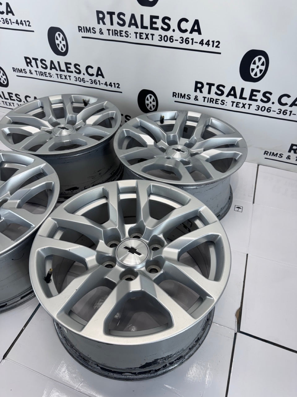 18x8.5 GM GMC CHEVY FACTORY OEM Rims 6x139.7 (Used)