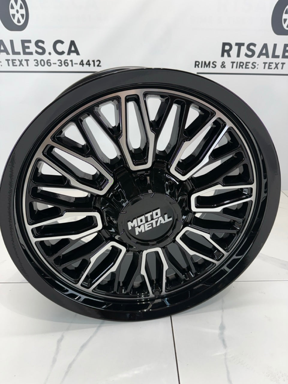 20x9 Moto Metal Stinger Rims 8x170