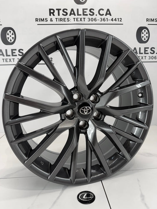 18x8 Replica R224 Rims 5x114.3 Gloss Gunmetal