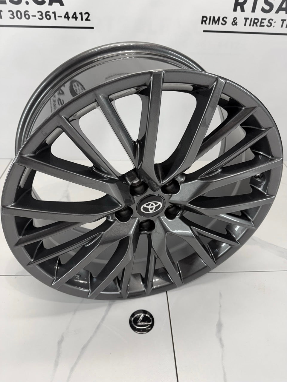 18x8 Replica R224 Rims 5x114.3 Gloss Gunmetal