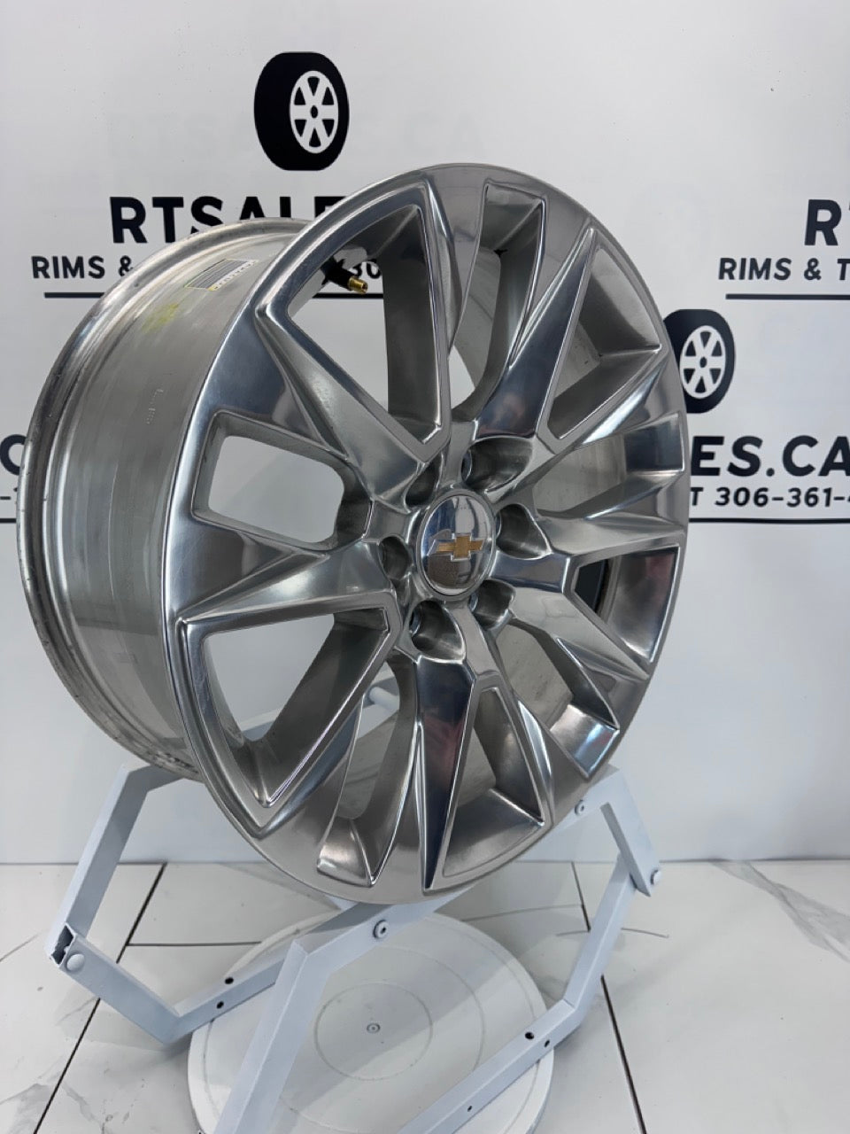 20x9 GM GMC CHEVY FACTORY OEM Rims 6x139.7 (Takeoffs)