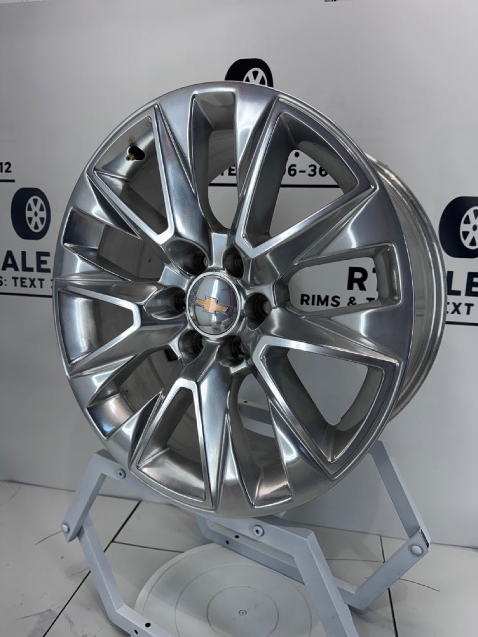 20x9 GM GMC CHEVY FACTORY OEM Rims 6x139.7 (Takeoffs)