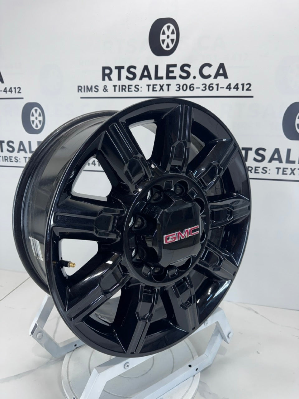 20x8.5 GMC 2500/3500 OEM Rims 8x180 (Takeoffs)