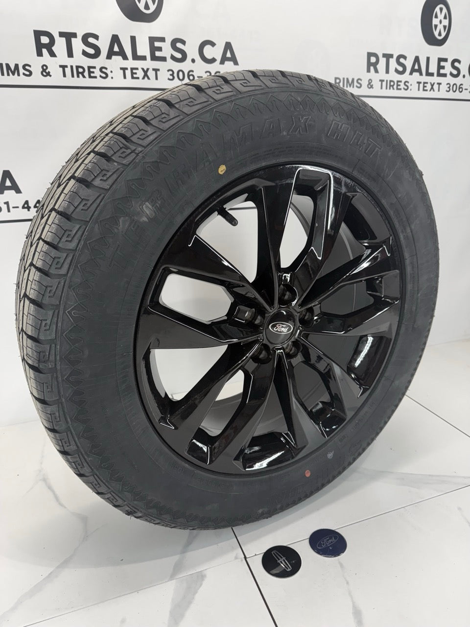 245/60/18 All season TIRES rims 5x108