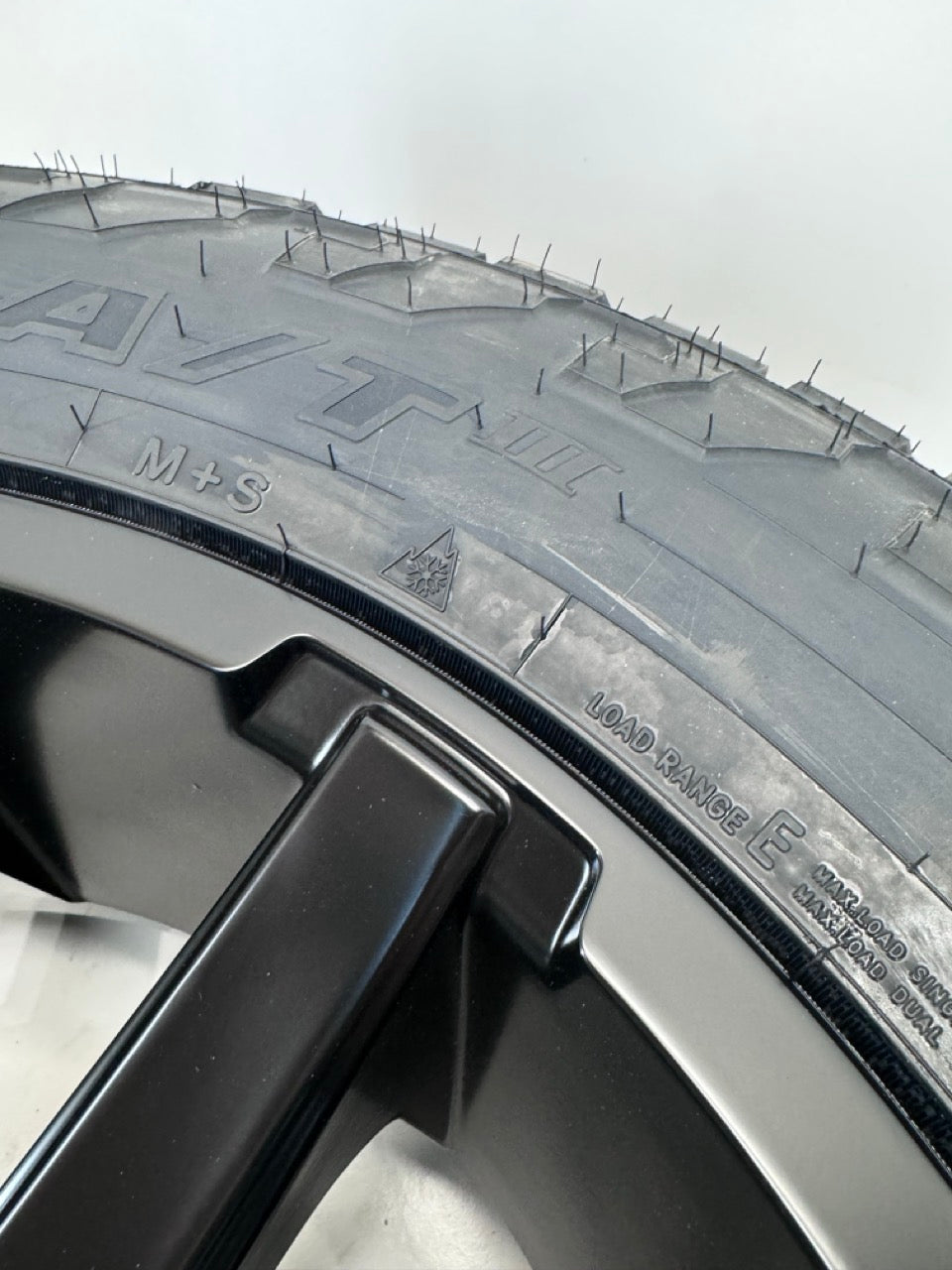 LT 275/60/20 Toyo on Fuel Rims 6x135 6x139 GM RAM FORD