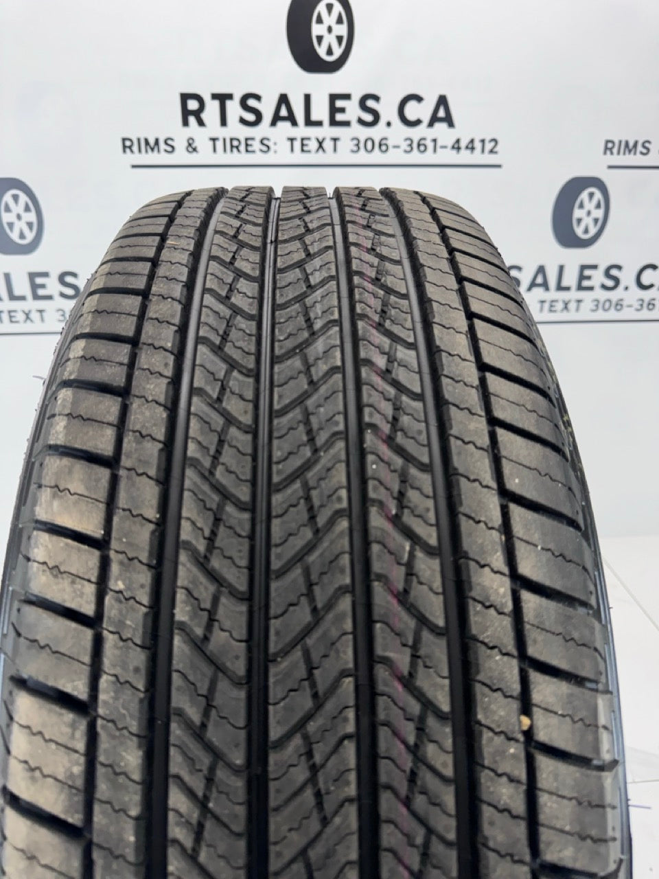 265/65/18 michelin tires 18x8.5 Rims 6x139 Chevy GMC 1500