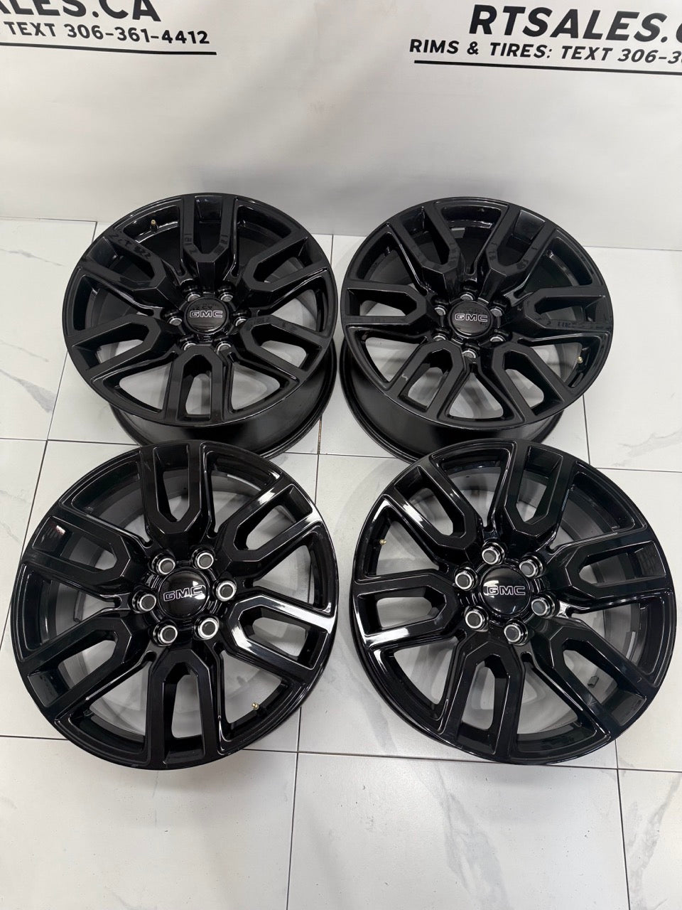 20x9 GMC AT4 OEM Rims 6x139.7 (Light use)