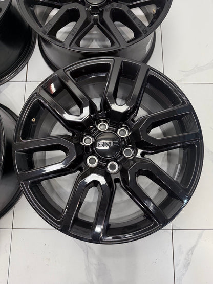 20x9 GMC AT4 OEM Rims 6x139.7 (Light use)