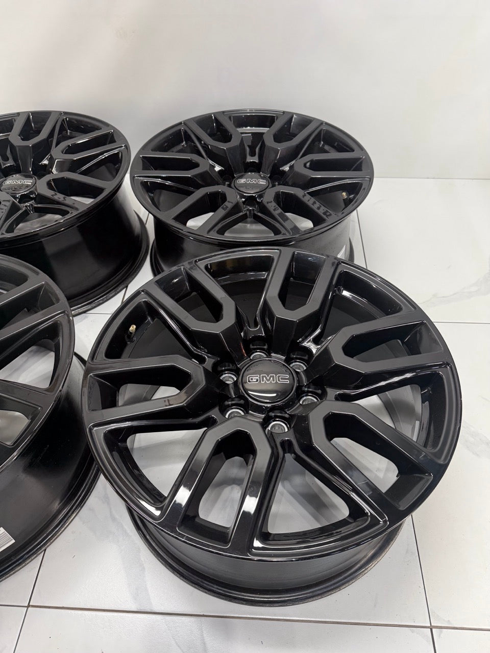 20x9 GMC AT4 OEM Rims 6x139.7 (Light use)