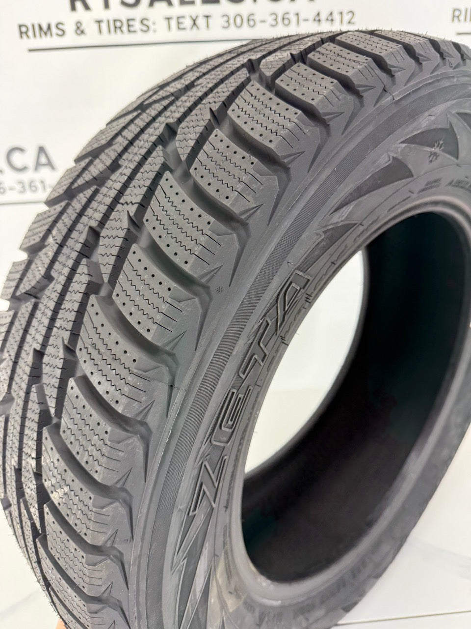 235/65/17 Zeta Antarctica Winter Tires XL