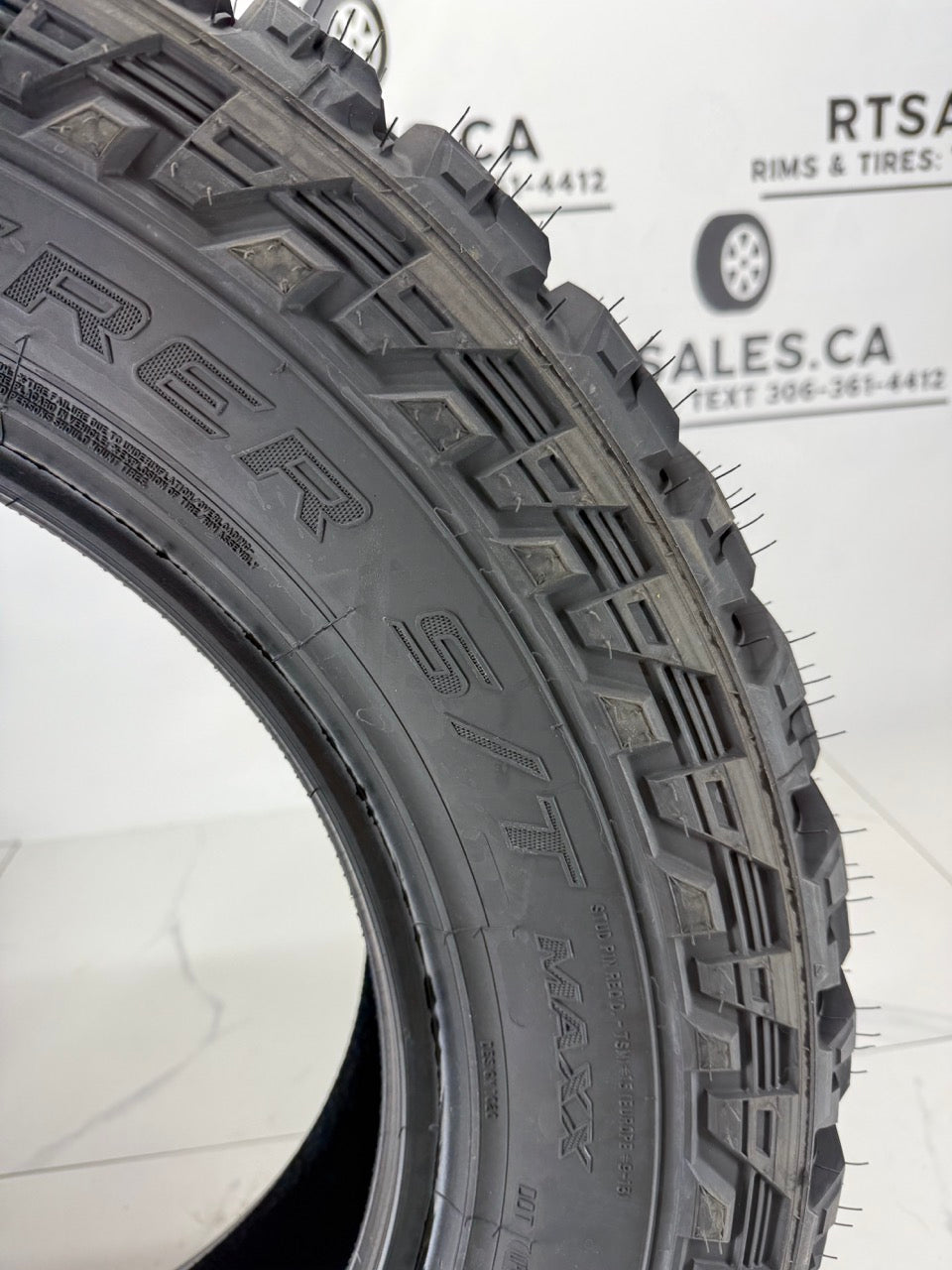 Cooper Discoverer S/T MAXX tread and construction — R&T Sales