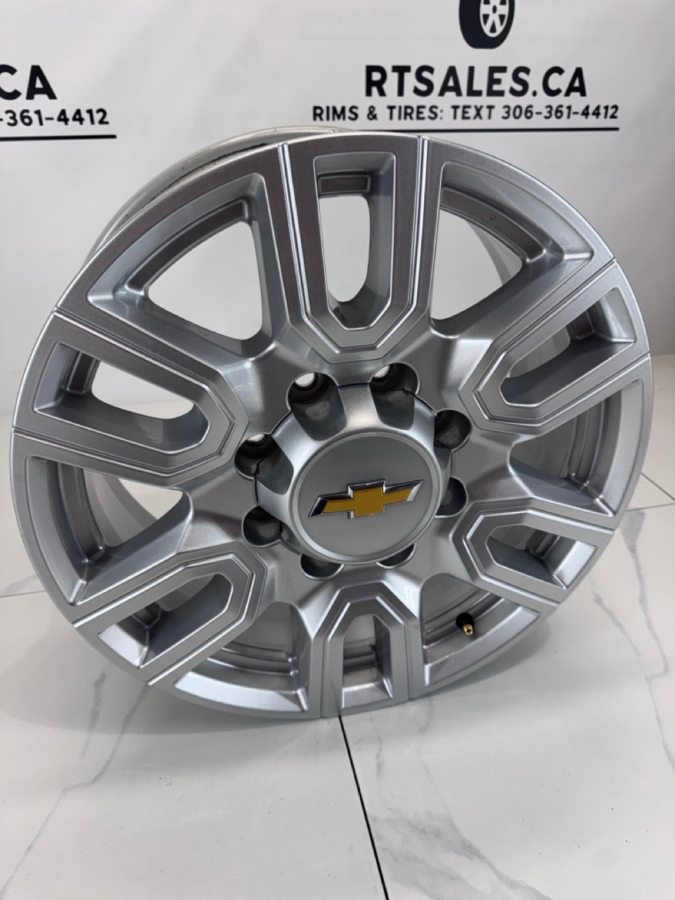 20x8.5 GMC OR Chevy CAPS 2500/3500 OEM Rims 8x180 (Takeoffs)