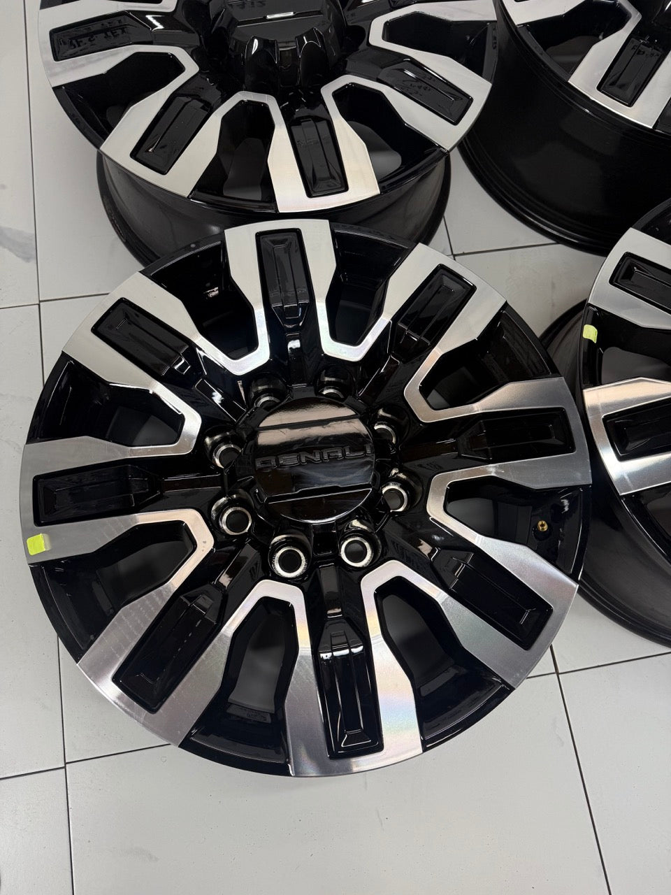 20x8.5 GMC 2500/3500 Denali Ultimate Rims 8x180 (Takeoffs)